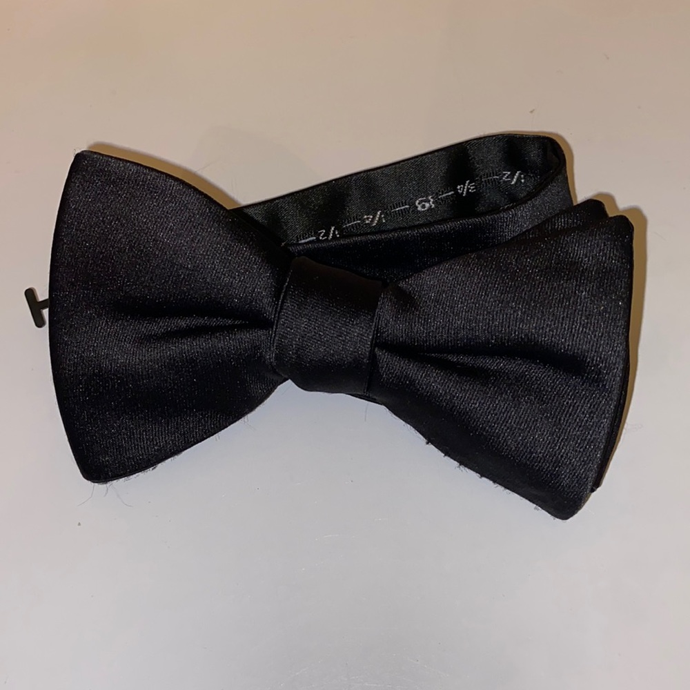 Goodiellow & Co | men’s bow tie | black | adjustable